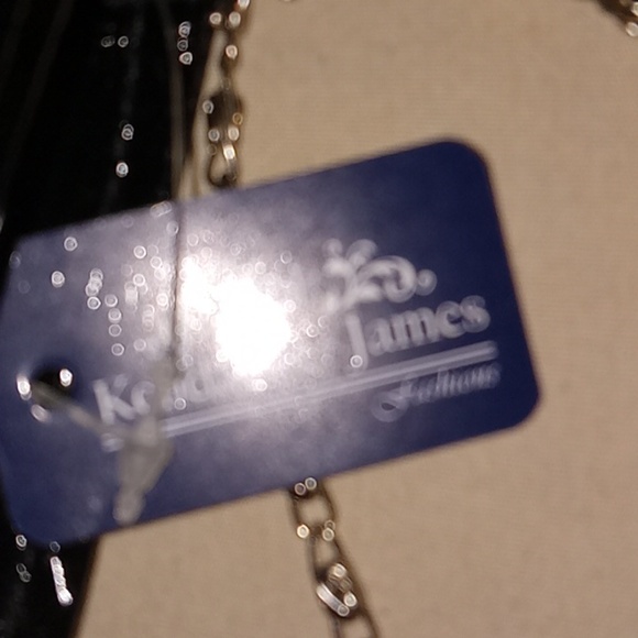 Ladies patten leather crossbody clutch nwt - Picture 8 of 9